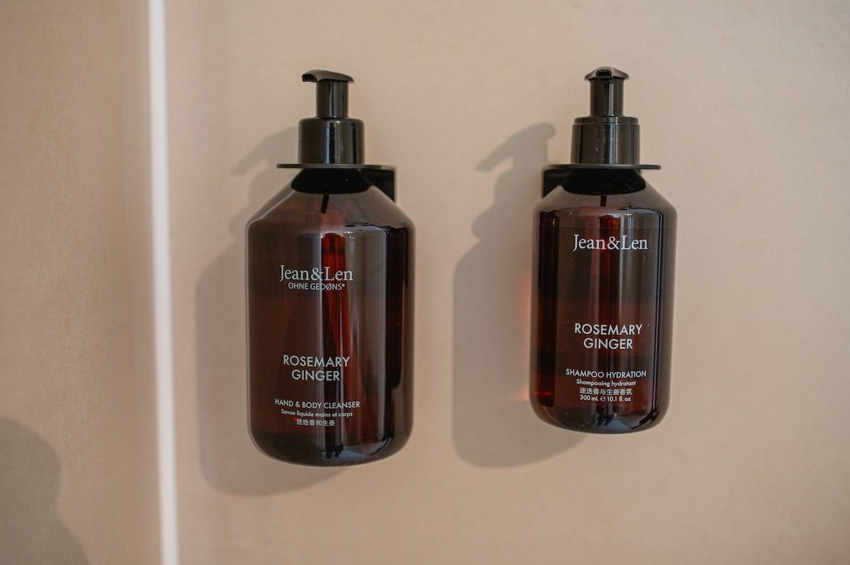 Naturkosmetik-Pflegeprodukte im Spa-Bereich